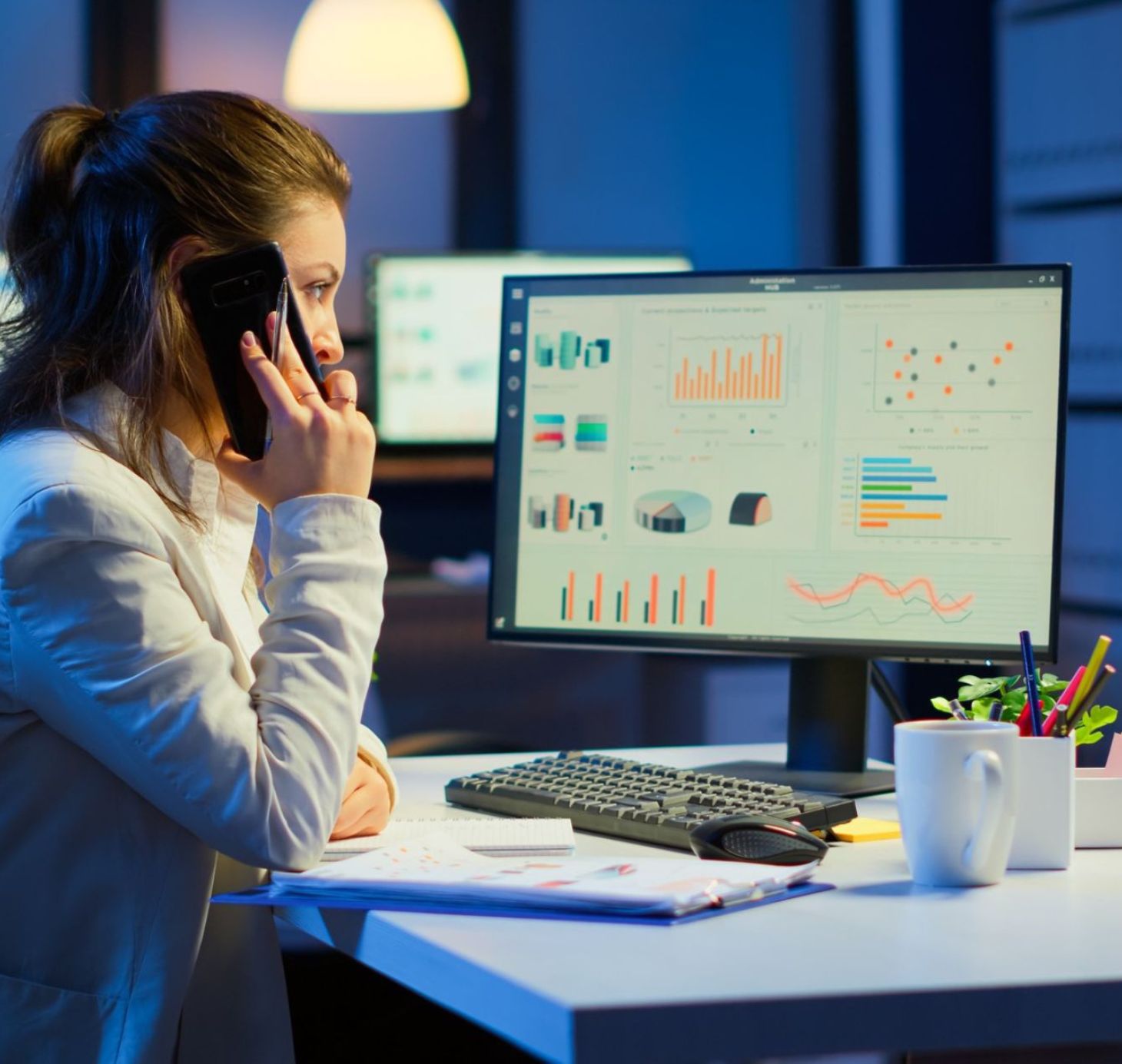 Funcionalidades de software de gestão de tempo com análise de dados e indicadores